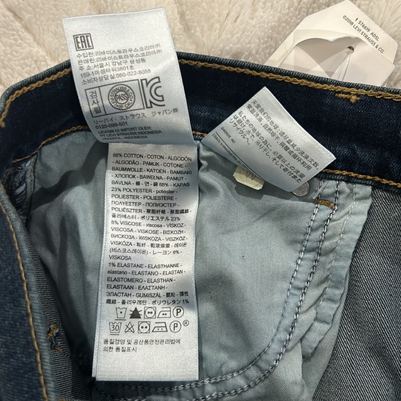 Levi’s Women’s Cropped Jeans, Size 12 - Picture 10 of 14